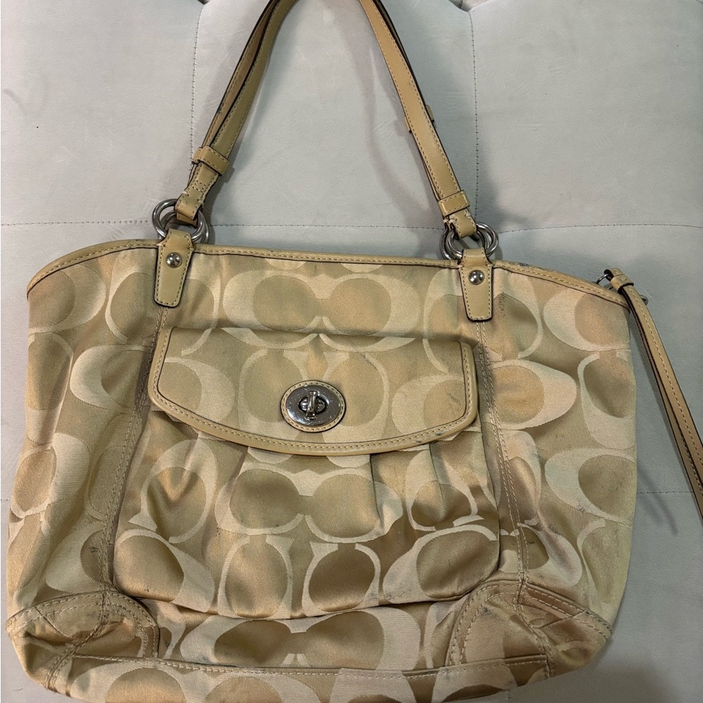 Vintage Coach Tan Shoulder Bag with Signature Pattern